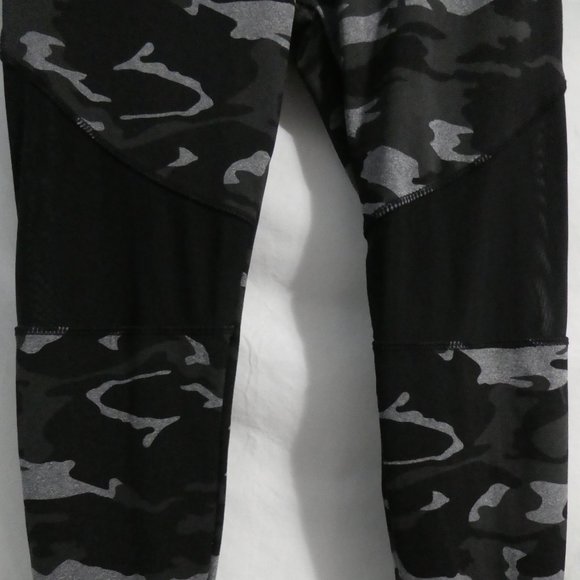 ENERGY PERFORMANCE LEGGING medium camo / camouflage leggings, BNWOT - Picture 4 of 13